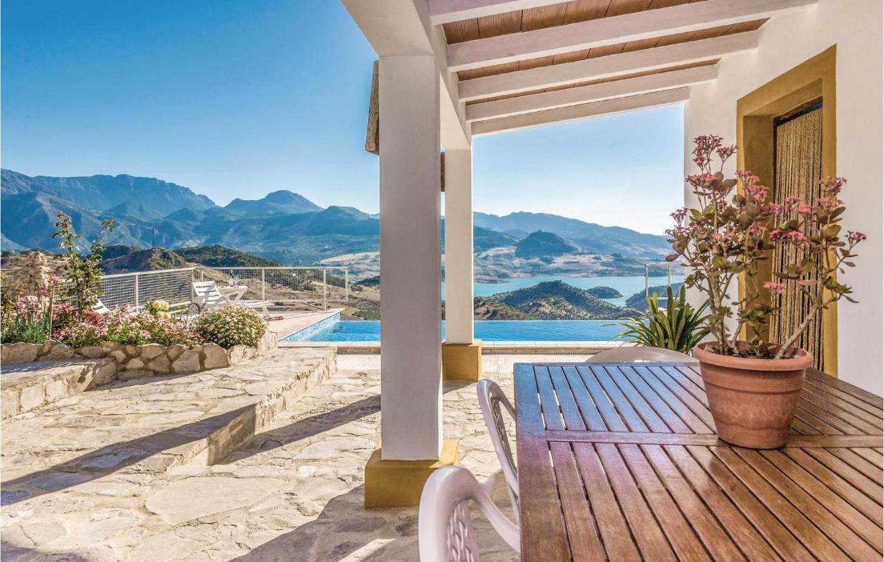 Awesome Home In Cadiz With Swimming Pool El Gastor Bagian luar foto