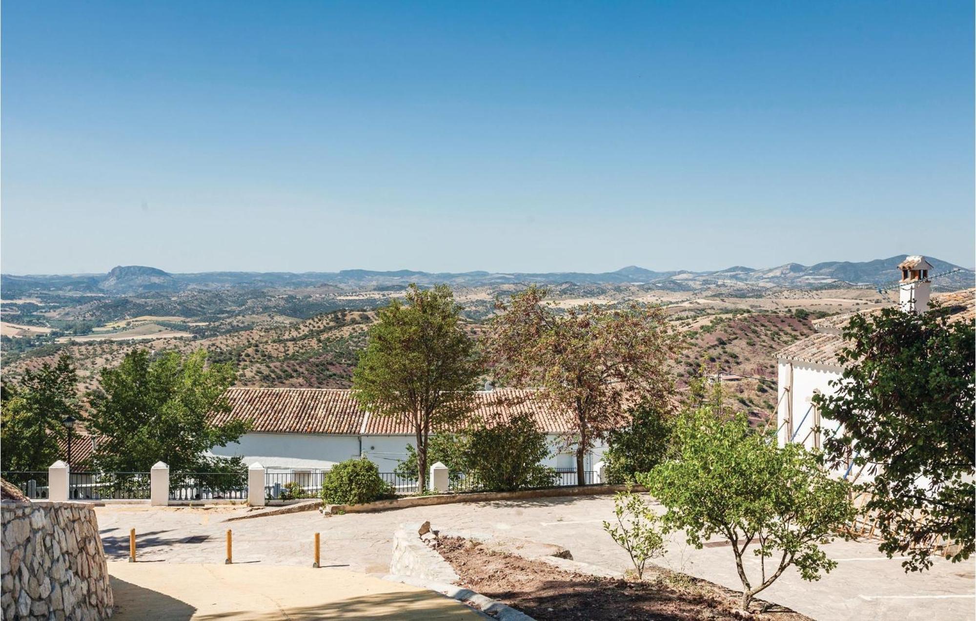 Awesome Home In Cadiz With Swimming Pool El Gastor Bagian luar foto